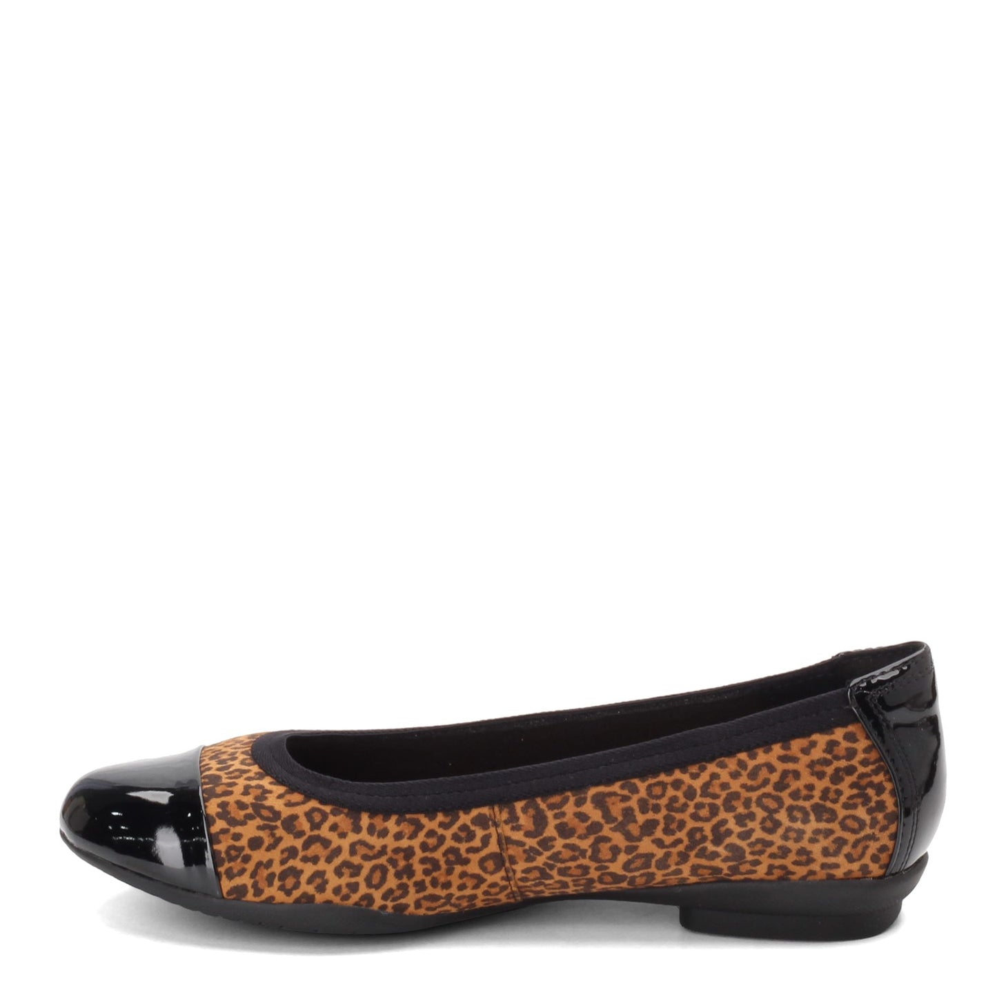 Peltz Shoes Women's Clarks Sara Orchid Flat LEOPARD 26154003