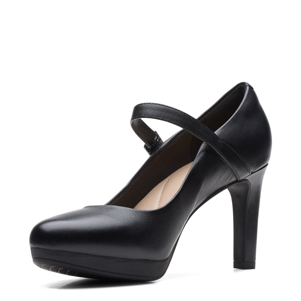 Women's Clarks, Ambyr Shine Pump