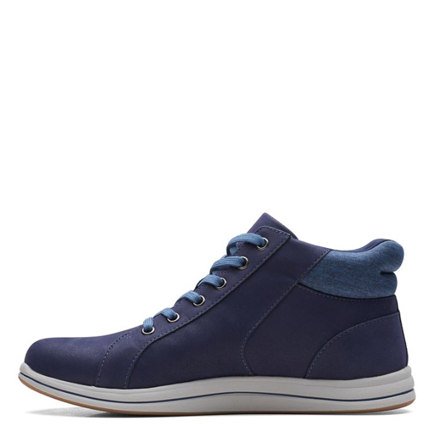 Peltz Shoes Women's Clarks Breeze Glide Sneaker NAVY 26168880