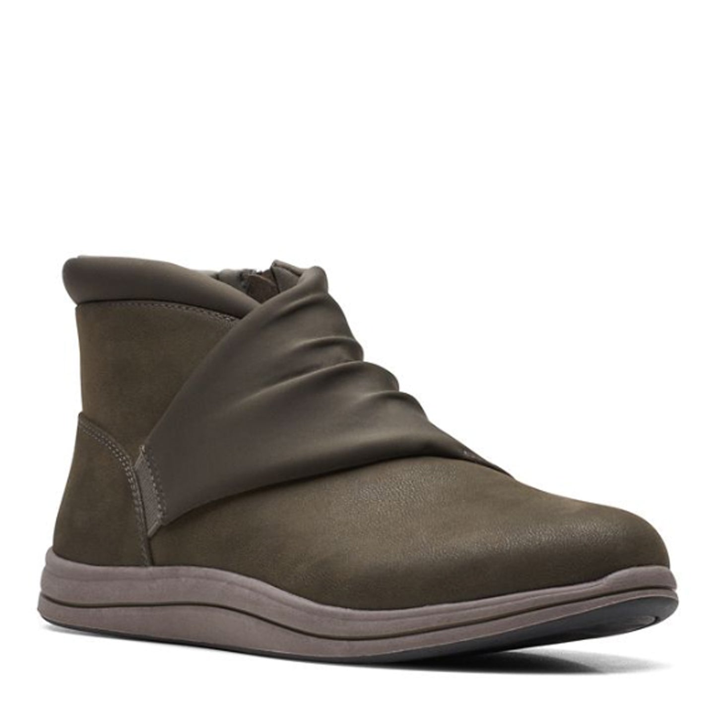 Peltz Shoes Women's Clarks Breeze Dusk Boot OLIVE 26169539