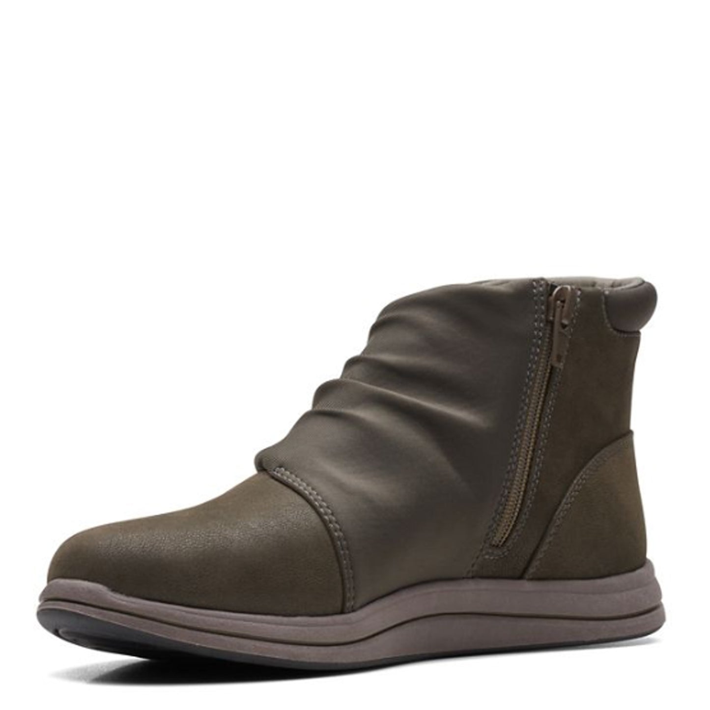 Peltz Shoes Women's Clarks Breeze Dusk Boot OLIVE 26169539