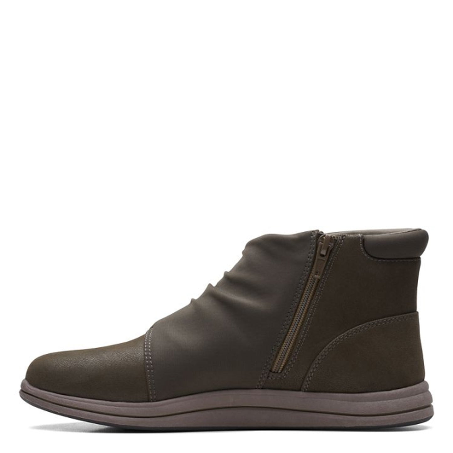 Peltz Shoes Women's Clarks Breeze Dusk Boot OLIVE 26169539