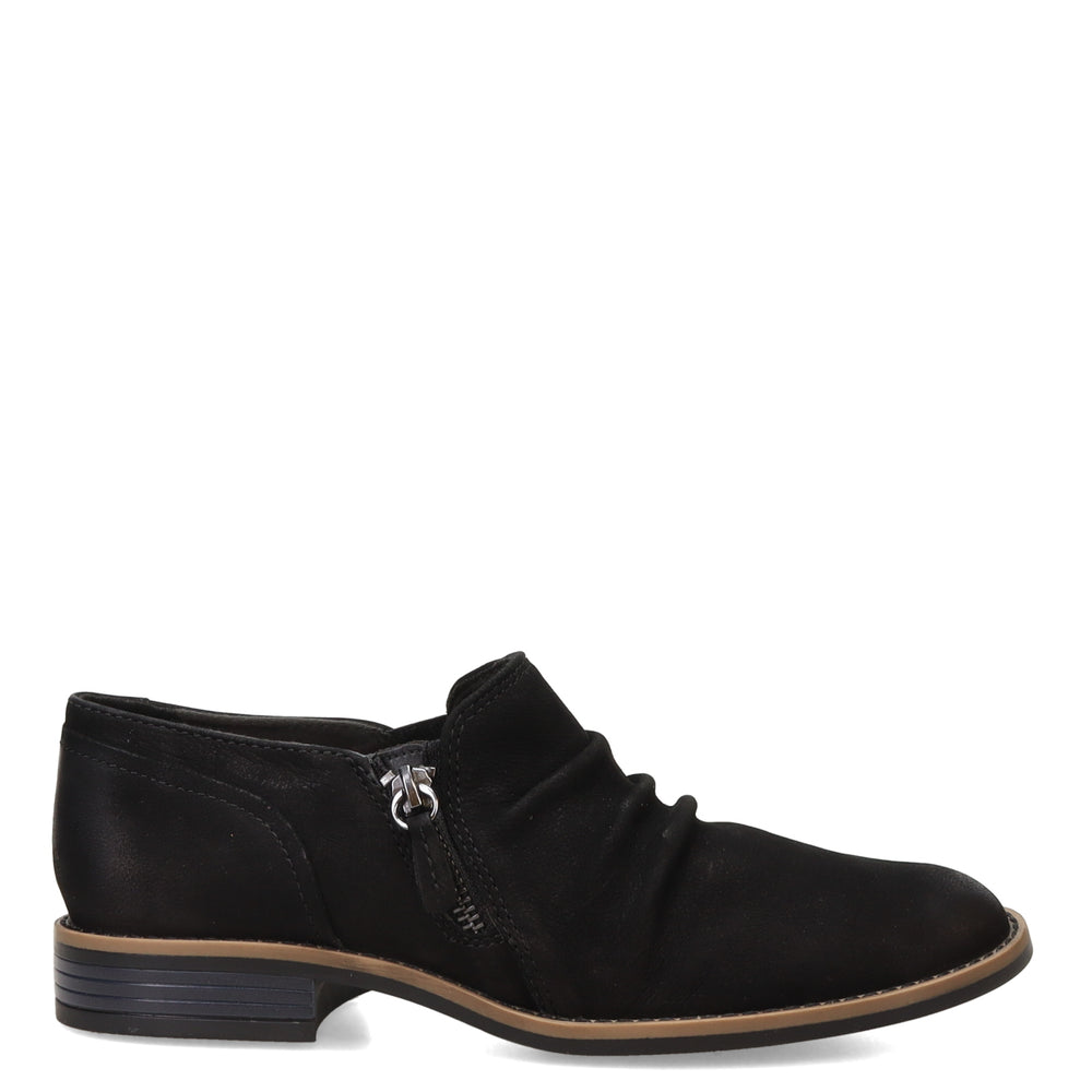 Women's Clarks, Camzin Pace Shootie — Peltz Shoes