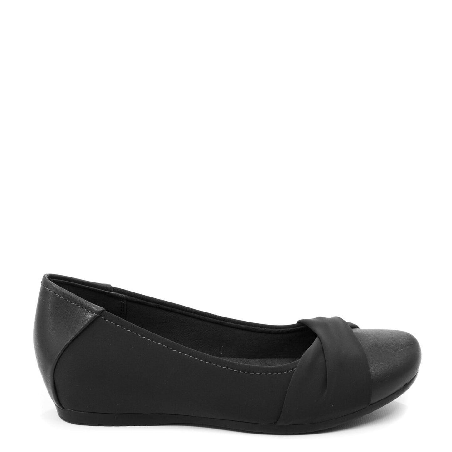 Peltz Shoes Women's Baretraps Mitsy Flat Black BT22872
