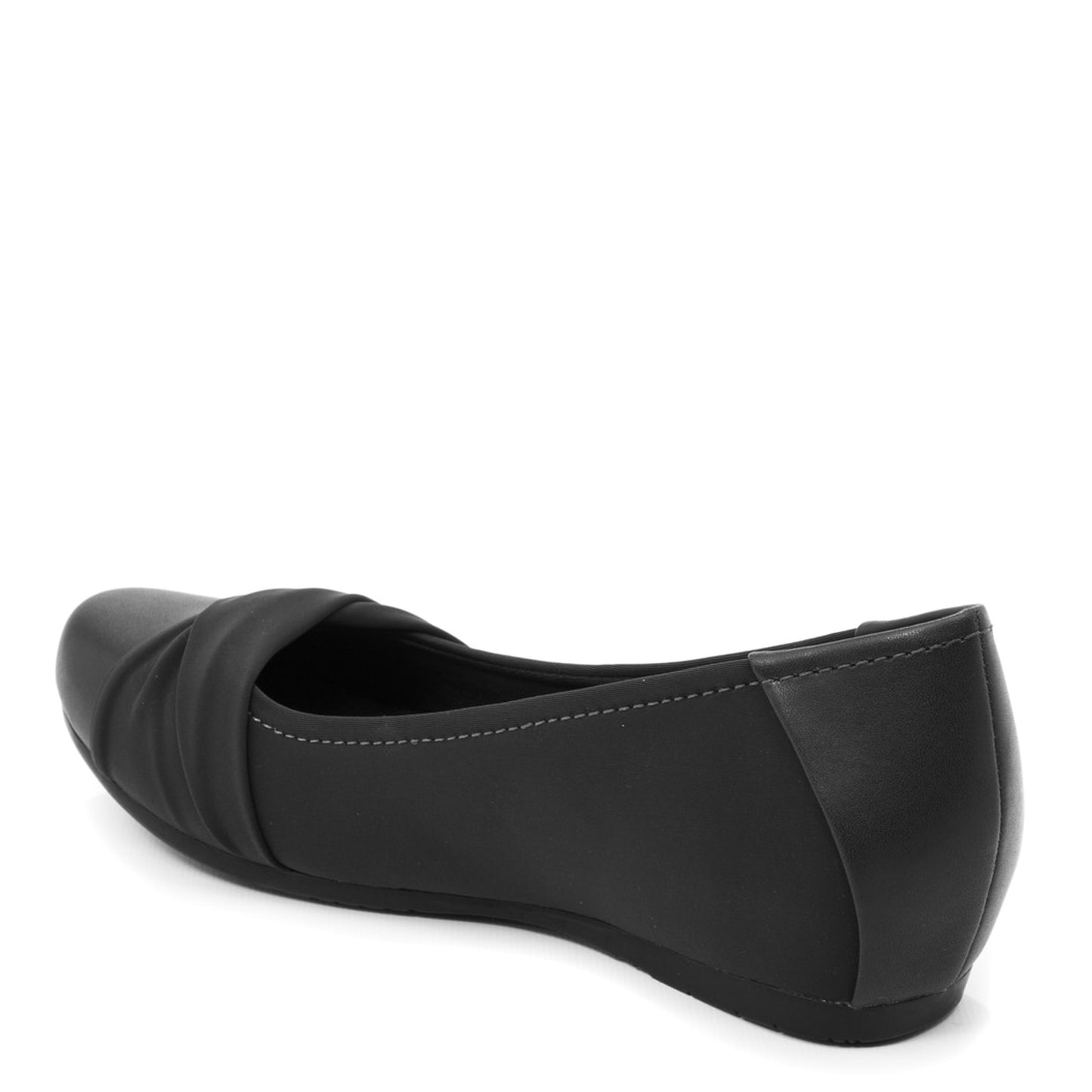 Peltz Shoes Women's Baretraps Mitsy Flat Black BT22872