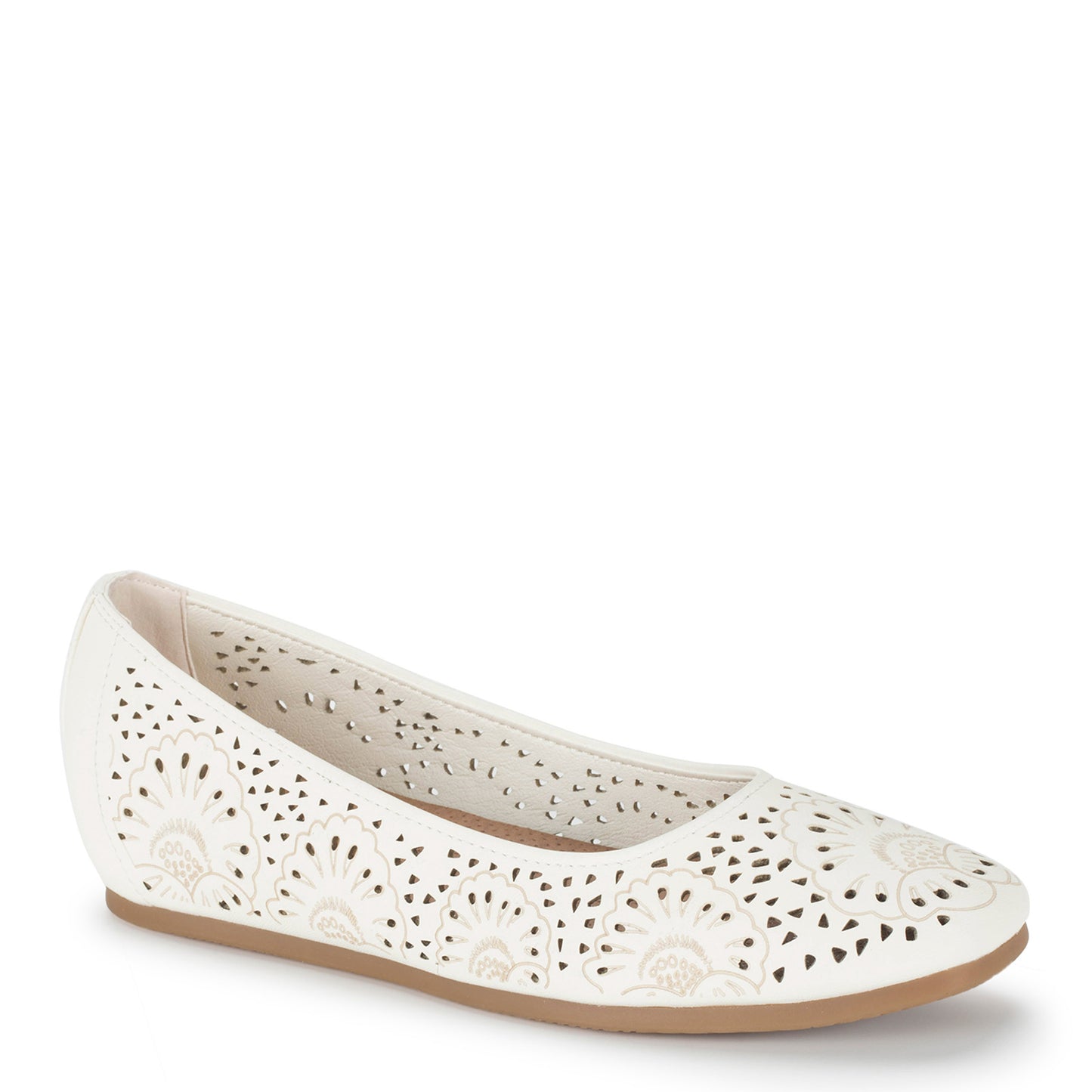 Peltz Shoes Women's Baretraps Chika Flat CREAM BT29606