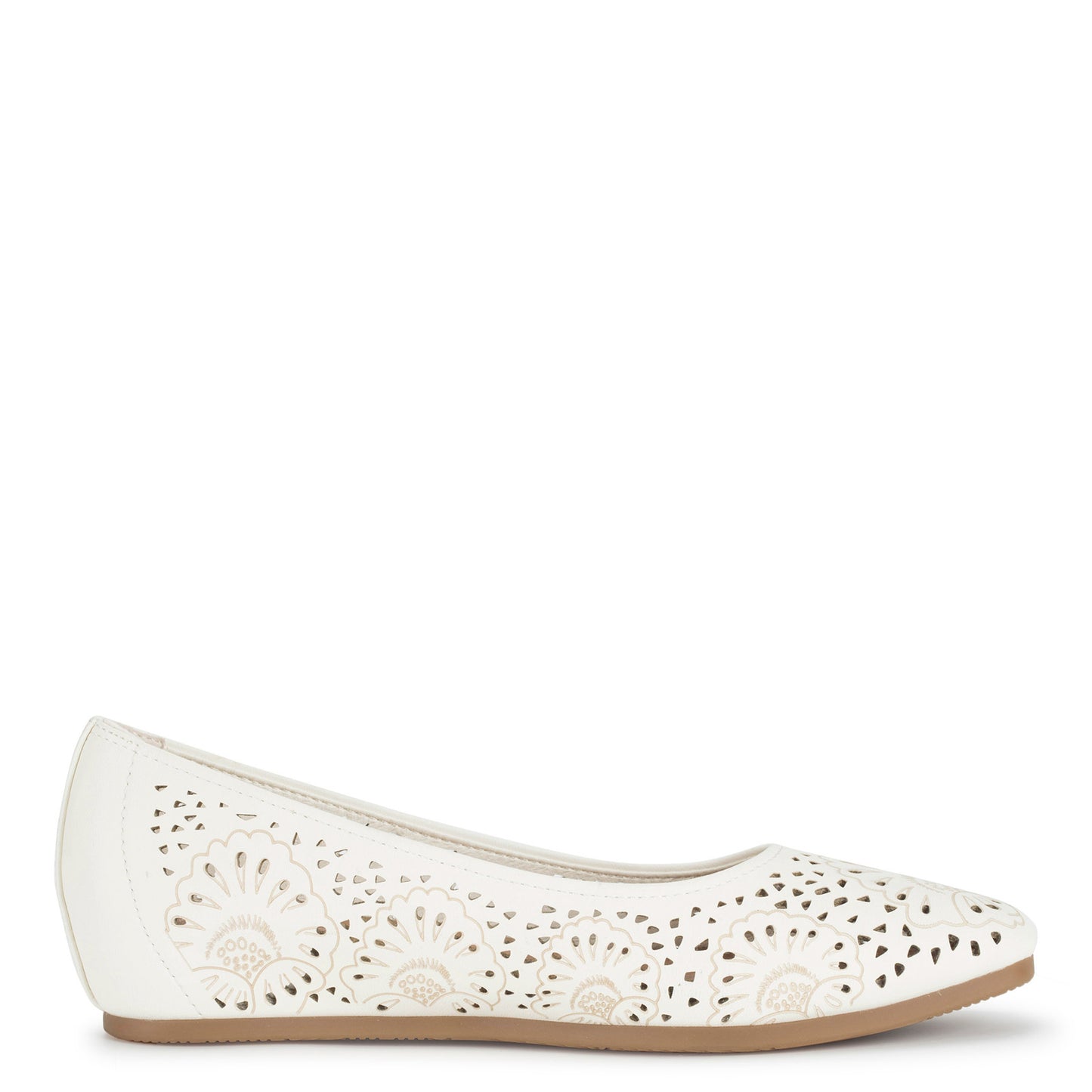 Peltz Shoes Women's Baretraps Chika Flat CREAM BT29606