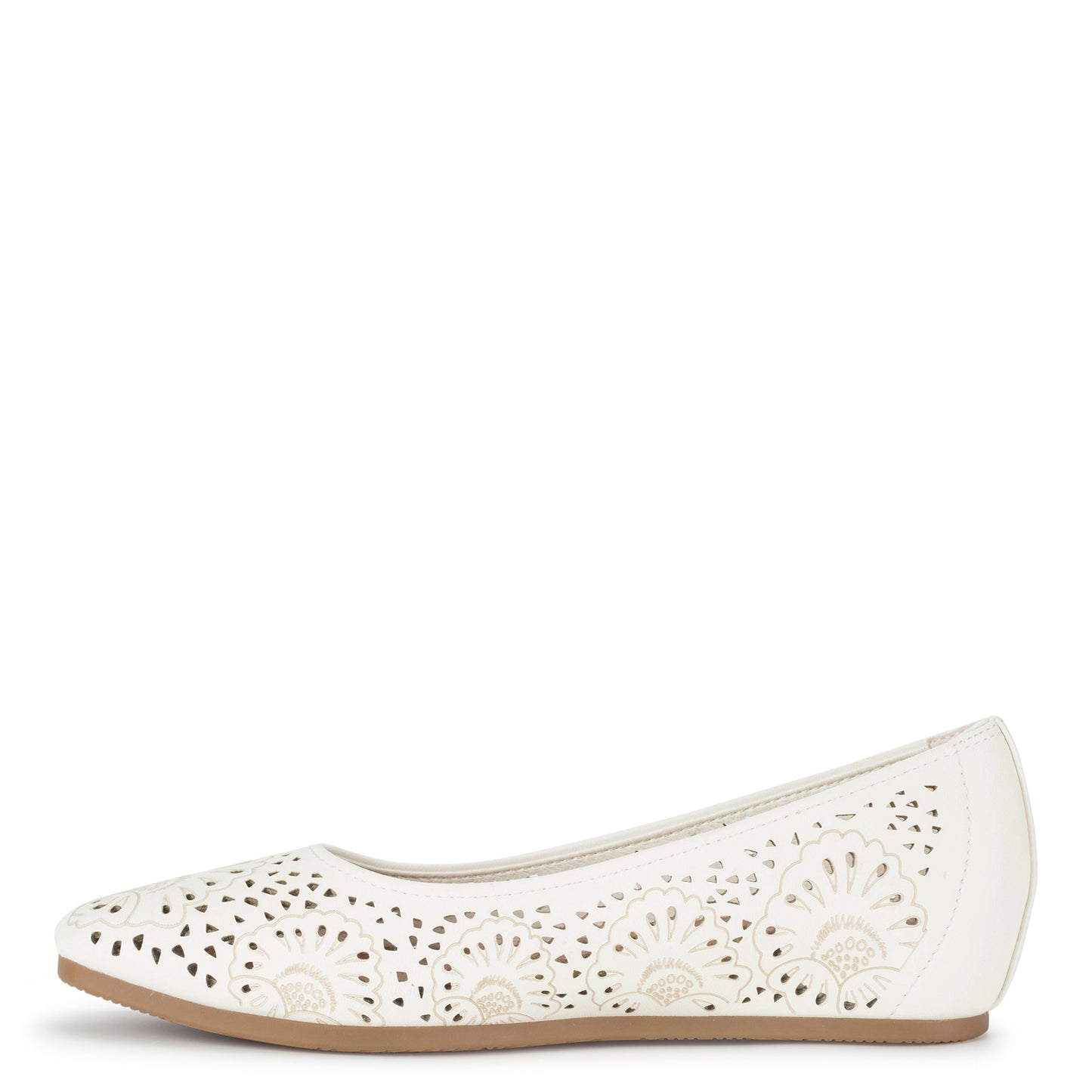 Peltz Shoes Women's Baretraps Chika Flat CREAM BT29606