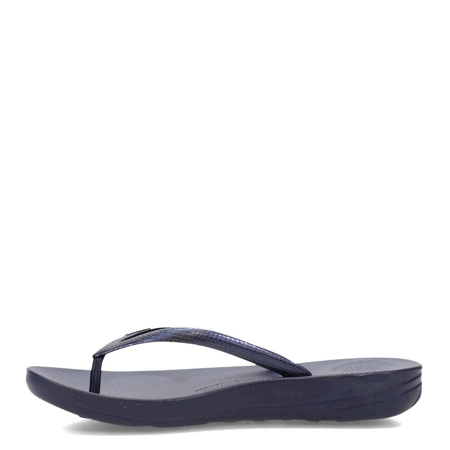 Peltz Shoes Women's FitFlop iQushion Flip-Flop Navy E54-399