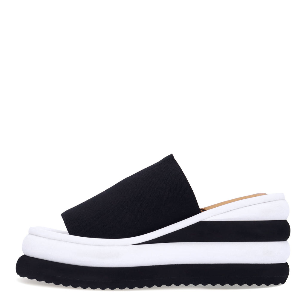 Women's L'Amour Des Pieds, Emiko Sandal