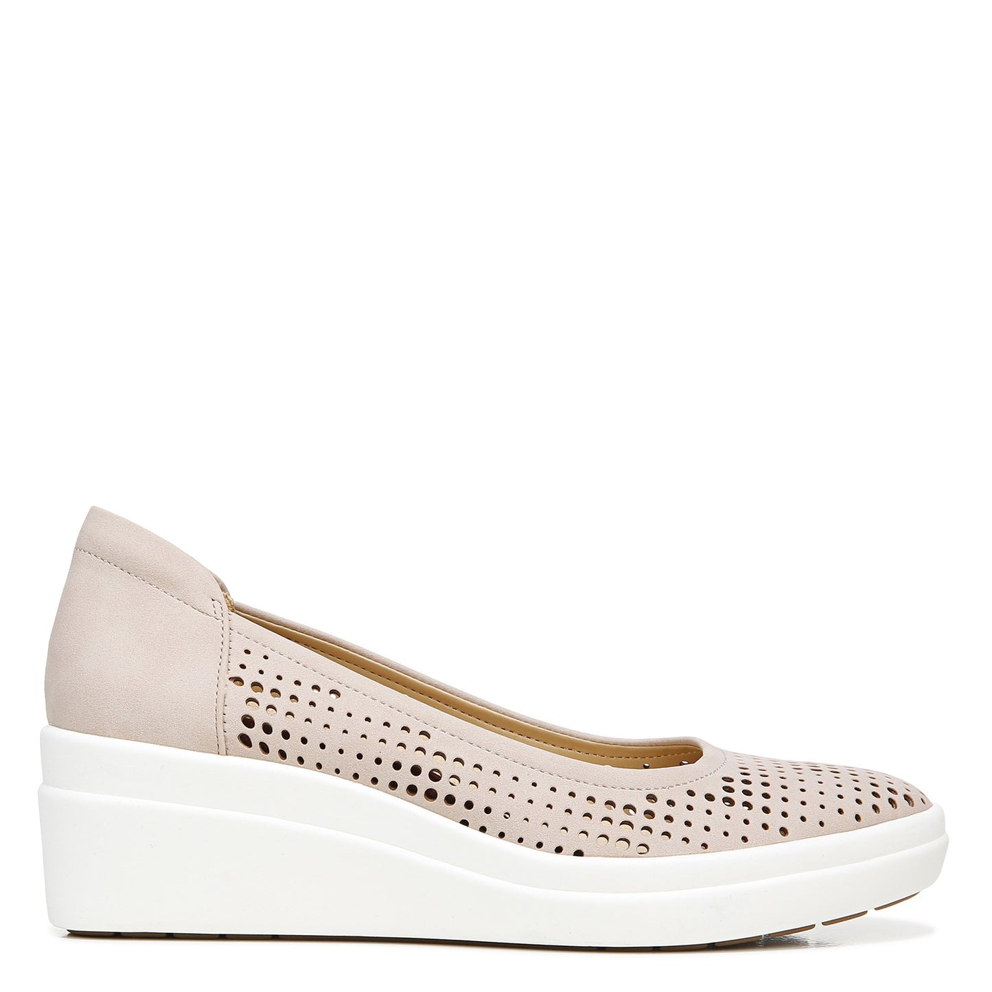 Peltz Shoes Women's Naturalizer Sam 2 Slip-On SAND H5641S1200