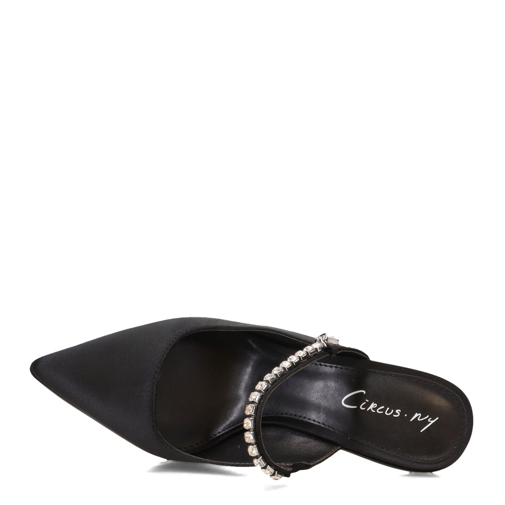 Women's Circus NY, Monique Pump
