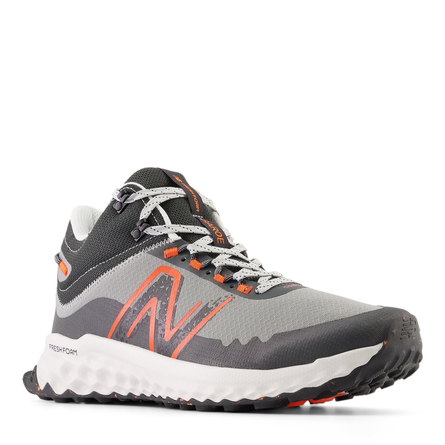 Peltz Shoes Men's New Balance Fresh Foam Garoe Mid Trail Running Shoe GREY ORANGE MTGAMCLG