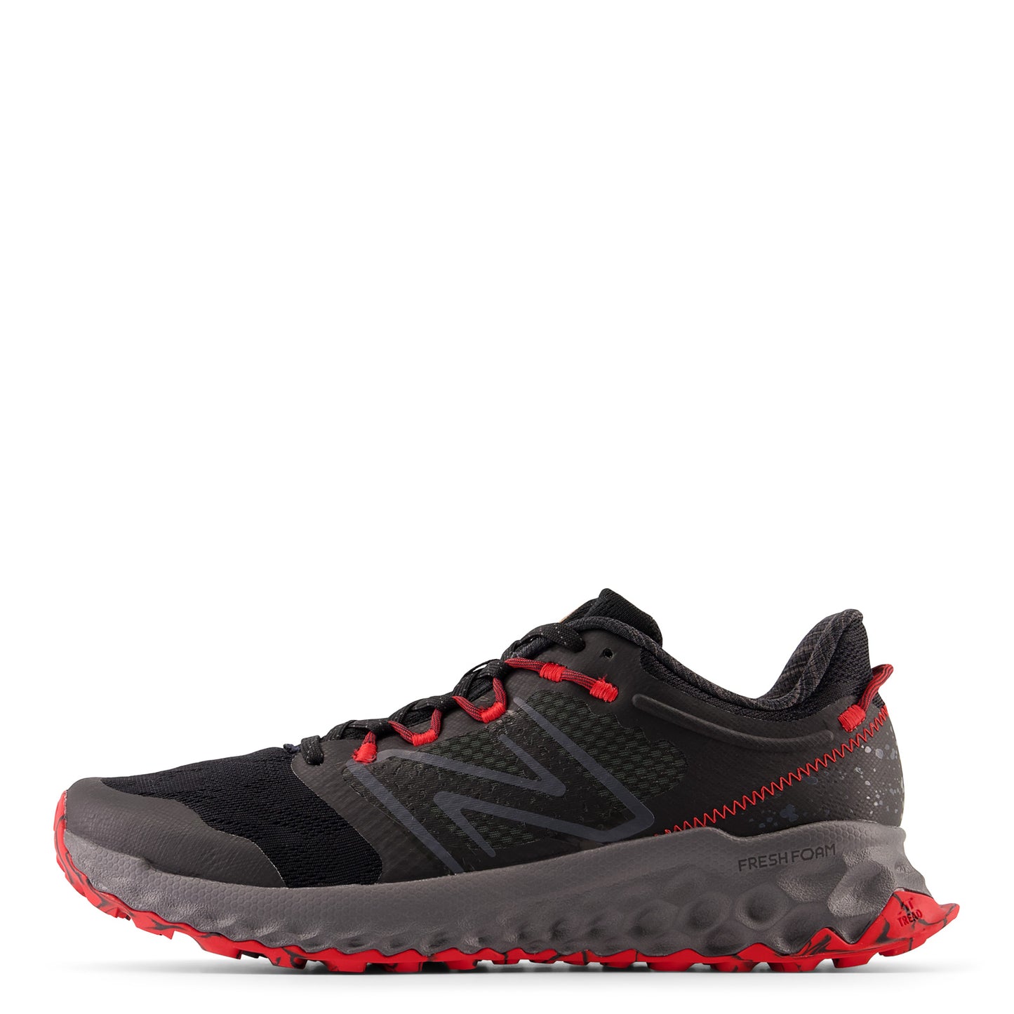 Peltz Shoes Men's New Balance Fresh Foam Garoe Trail Running Shoe BLACK/RED MTGAROLB