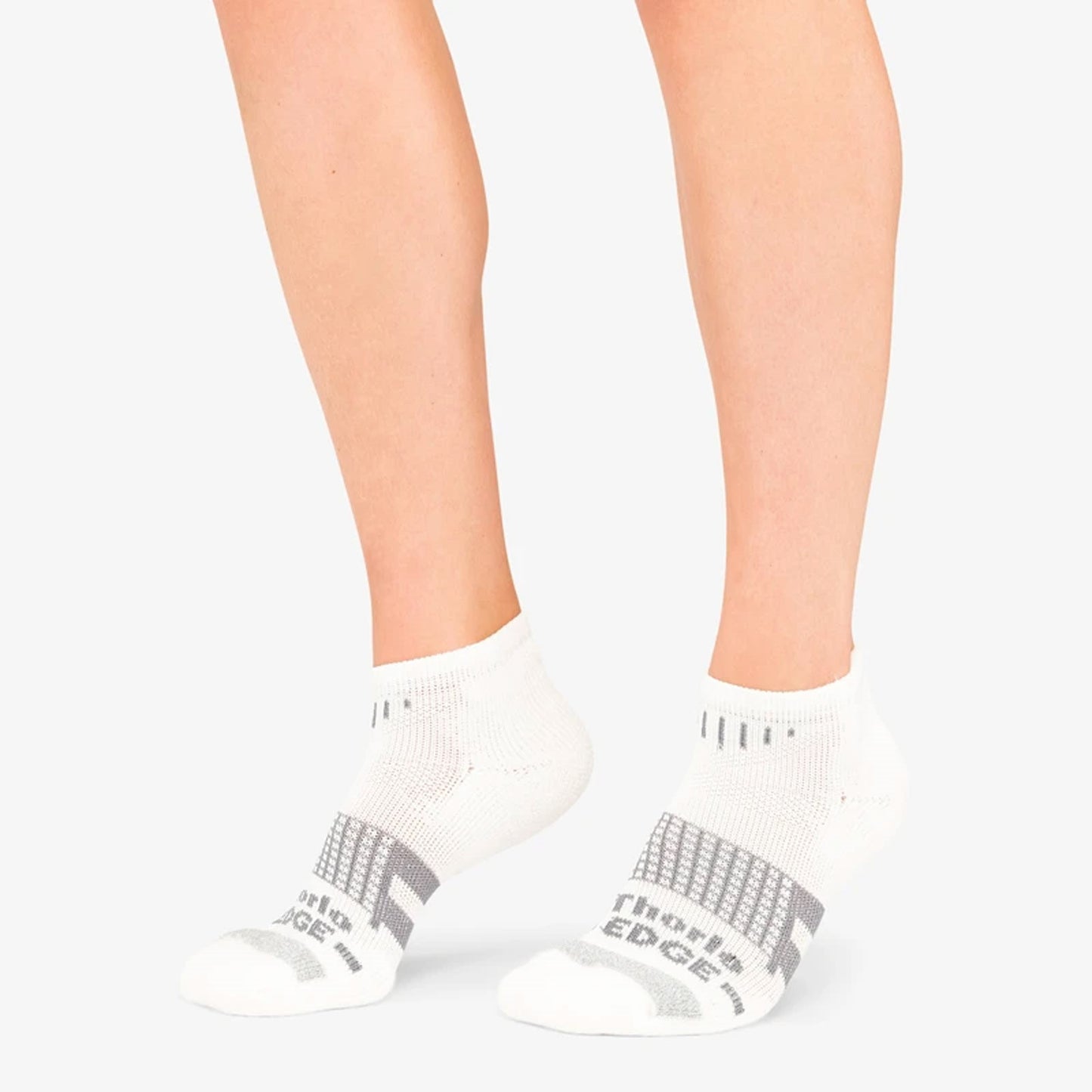 Peltz Shoes Unisex Thorlos Tennis Moderate Cushion Low Cut Socks - Large - 1 Pair WHITE VCMU-13 004