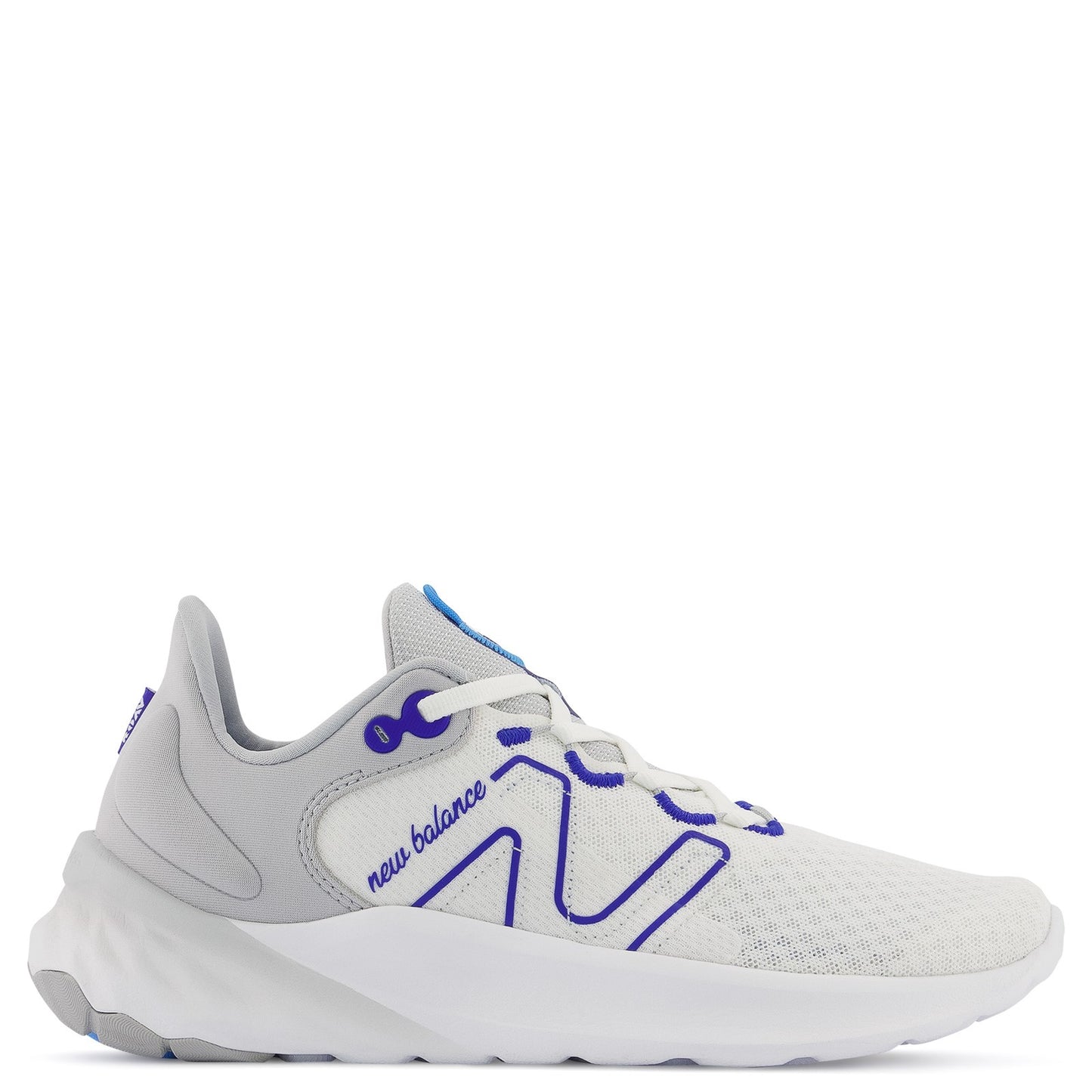 Peltz Shoes Women's New Balance Fresh Foam Roav v2 Running Shoe WHITE WROAVMG2