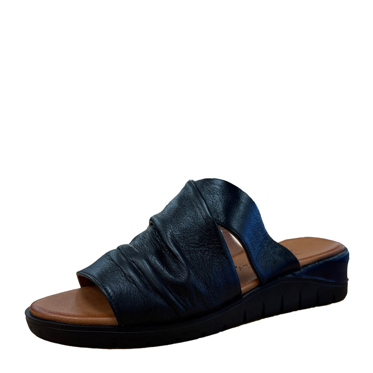 Women's La Pinta, Leyla Sandal