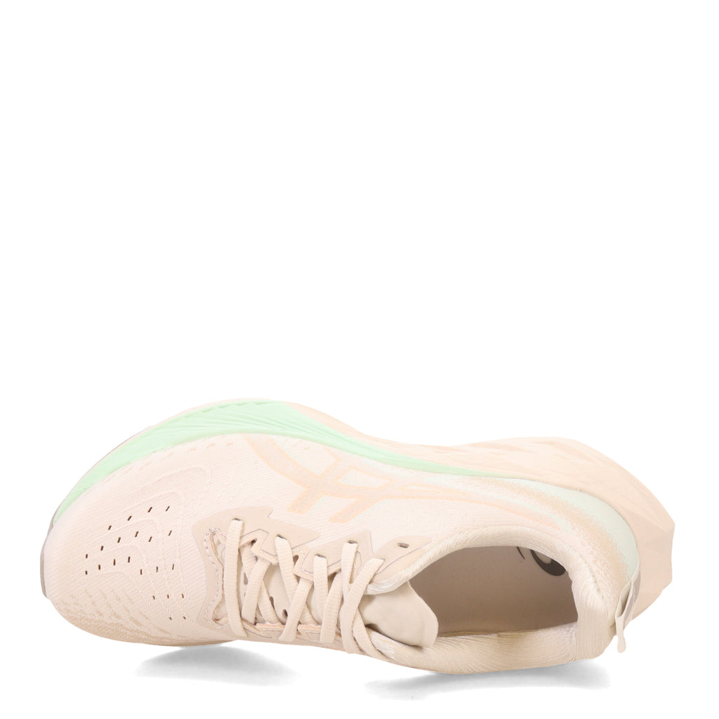 Women's ASICS Novablast 4 Running Shoe OATMEAL/MOONROCK 1012B510-250