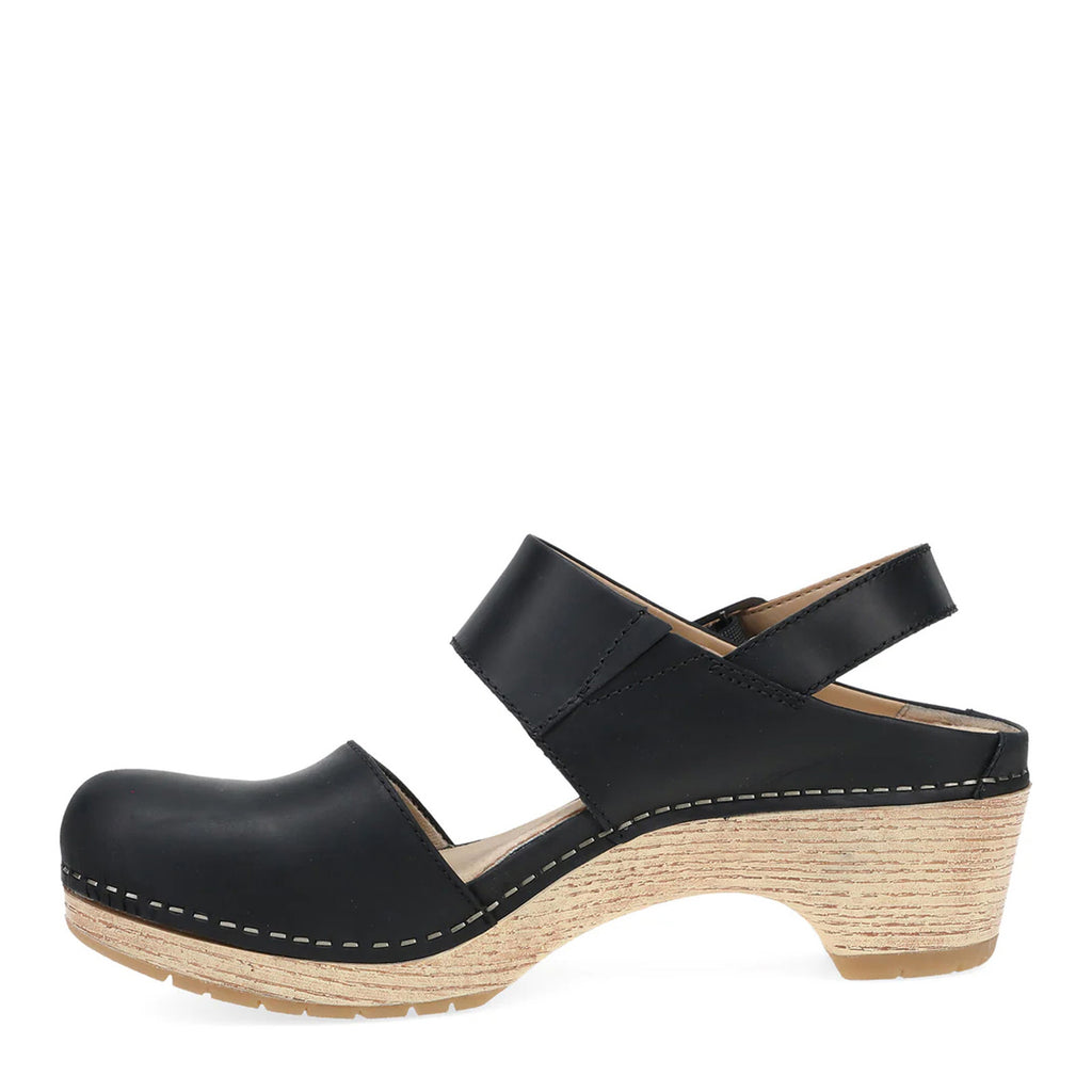 Women's Dansko Lucia Clog BLACK 2218-021400