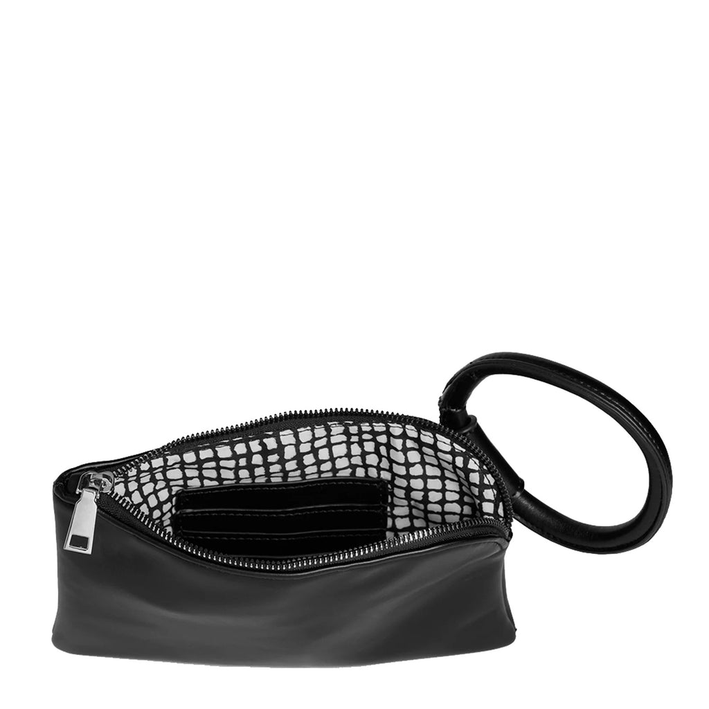 Coco & Carmen, Roxy Wrislet