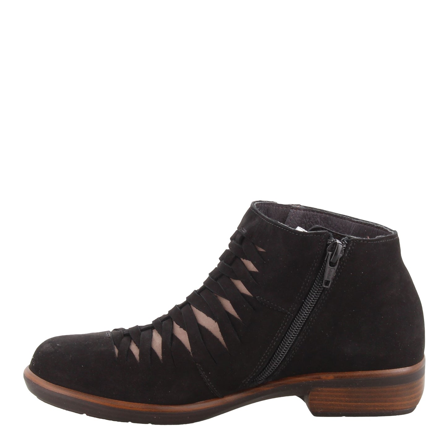 Peltz Shoes  Women's Naot Leveche Boot Black 26048-NKR
