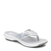 Peltz Shoes  Women's Clarks Breeze Sea Sandal SILVER 26126502
