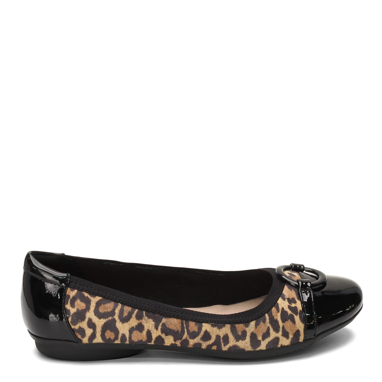 Peltz Shoes  Women's Clarks Gracelin Wind Flat LEOPARD 26146705