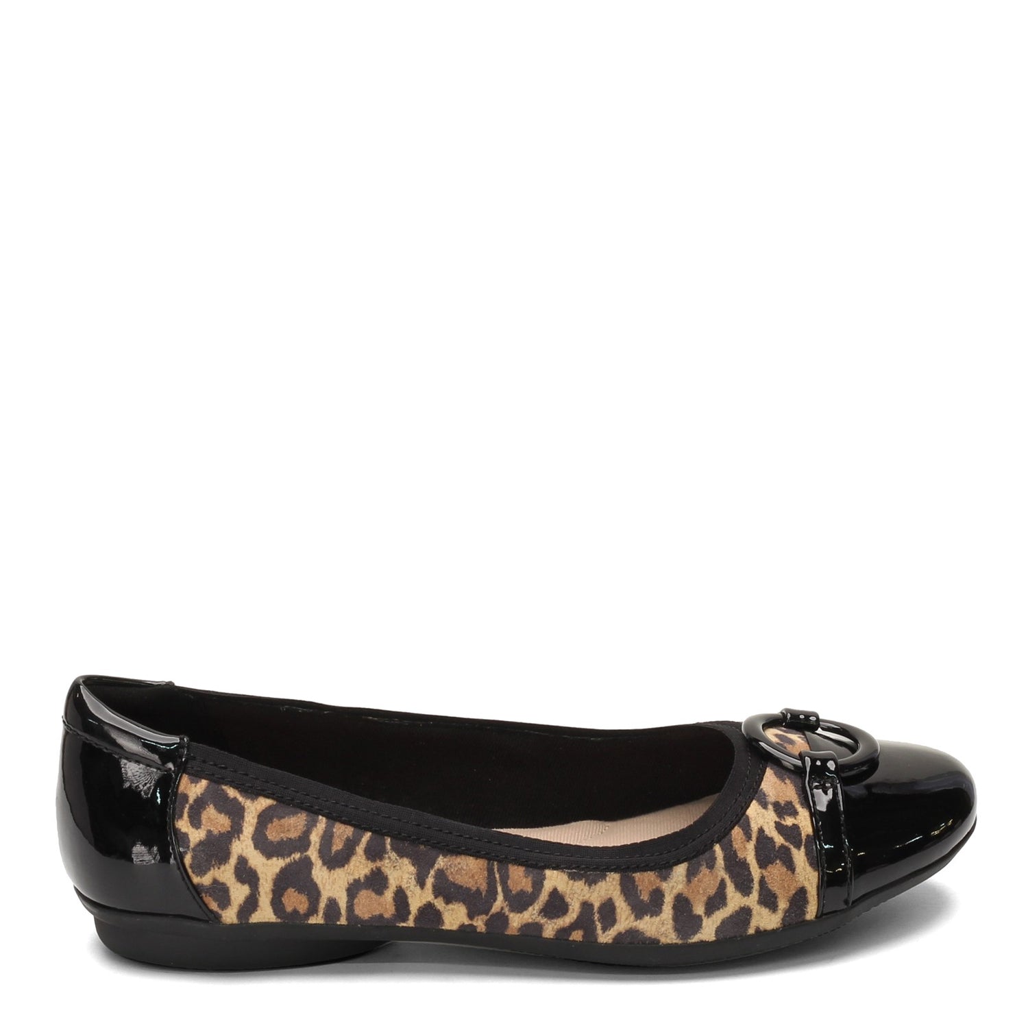 Peltz Shoes  Women's Clarks Gracelin Wind Flat LEOPARD 26146705