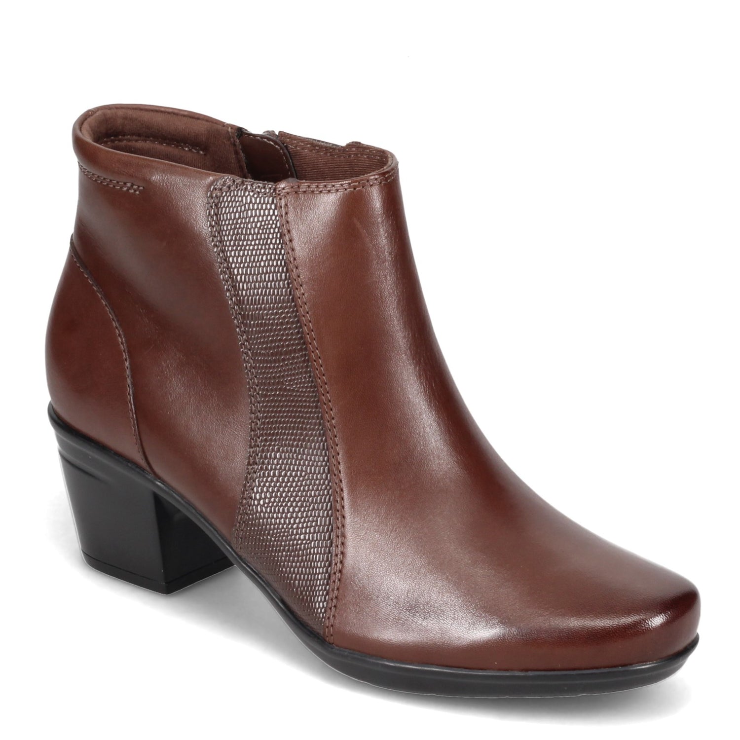 Peltz Shoes  Women's Clarks Emslie Newport Boot BROWN 26152992