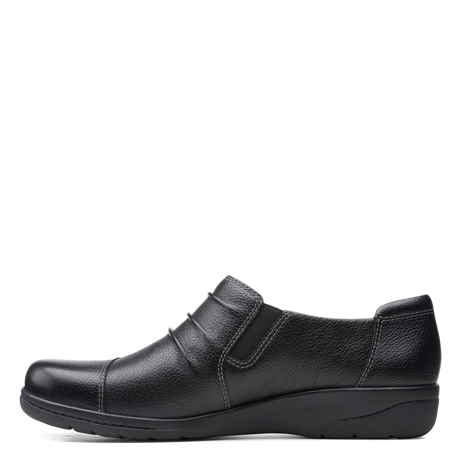 Peltz Shoes  Women's Clarks Cheyn Inca Slip-On BLACK 26153017