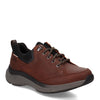 Peltz Shoes  Men's Clarks Wave 2.0 Vibe Oxford Brown 26155111