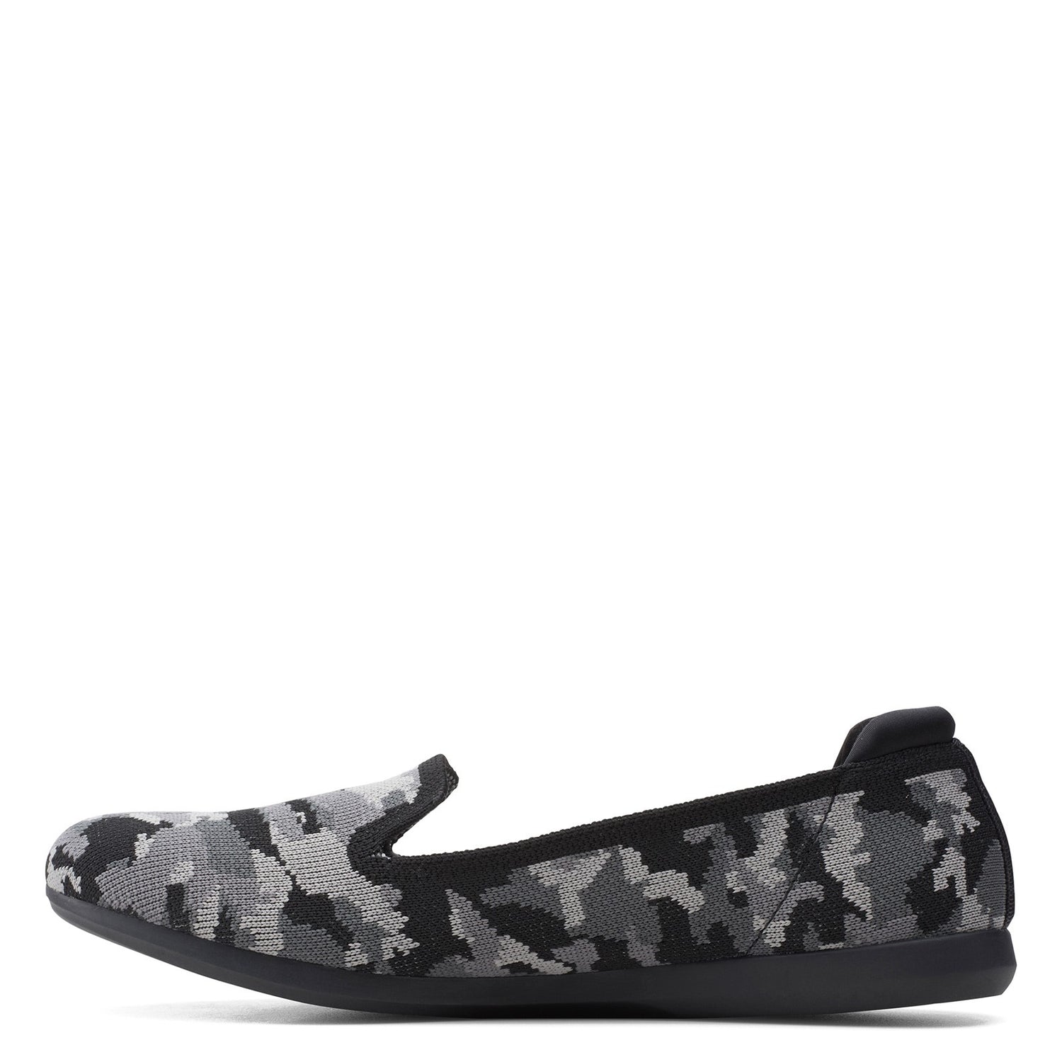Peltz Shoes  Women's Clarks Carly Dream Flat CAMO 26156279