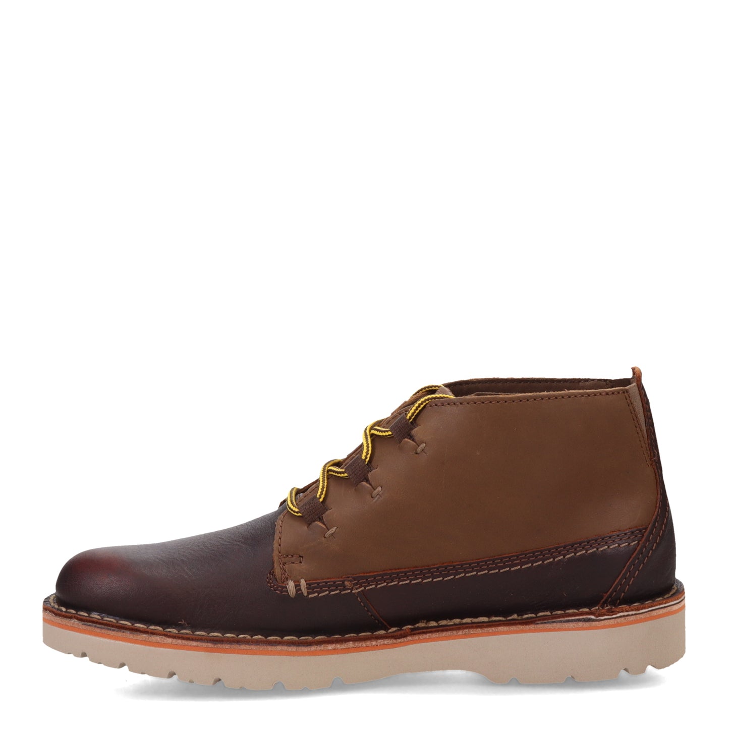Peltz Shoes  Men's Clarks Eastford Mid Boot DARK BROWN 26162926