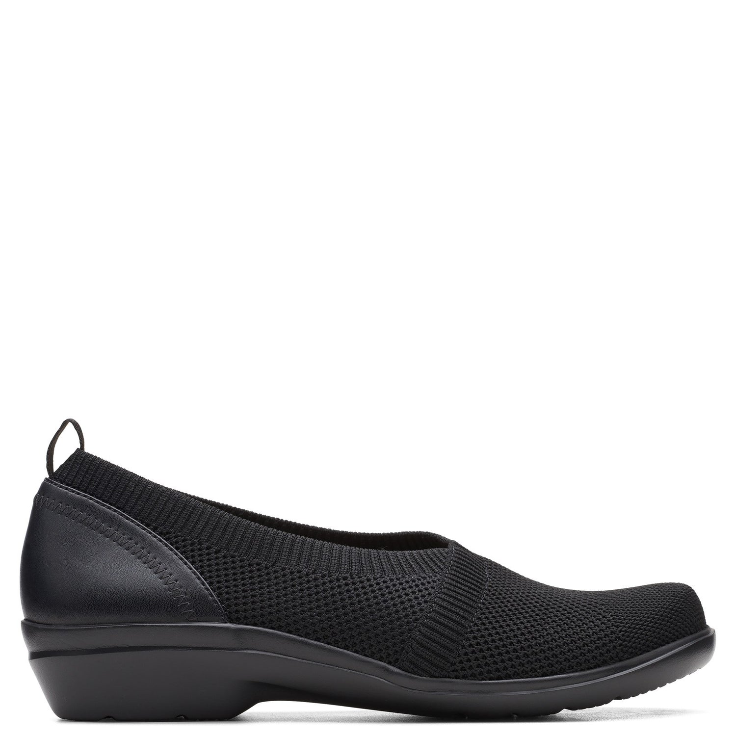 Peltz Shoes  Women's Clarks Sashlyn Style Slip-On BLACK 26163135