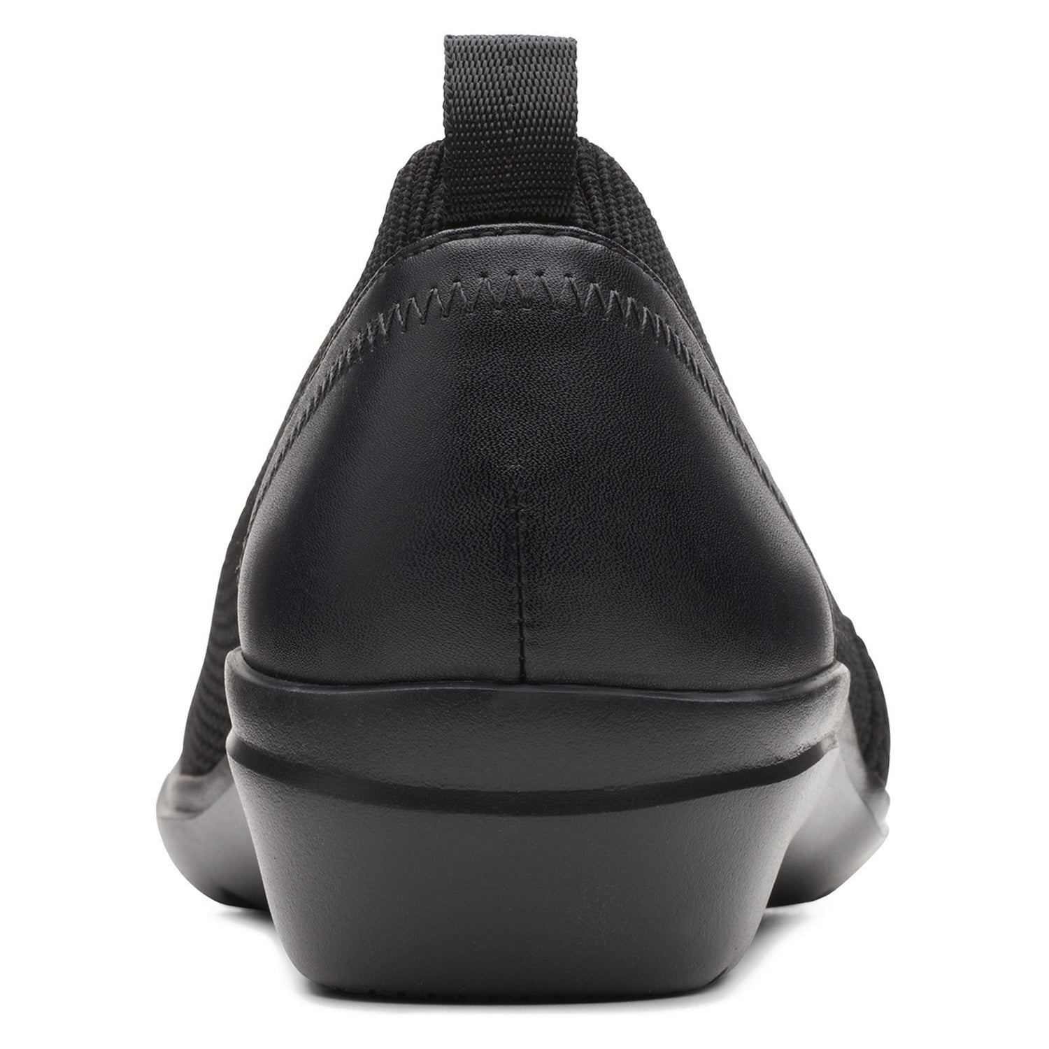 Peltz Shoes  Women's Clarks Sashlyn Style Slip-On BLACK 26163135