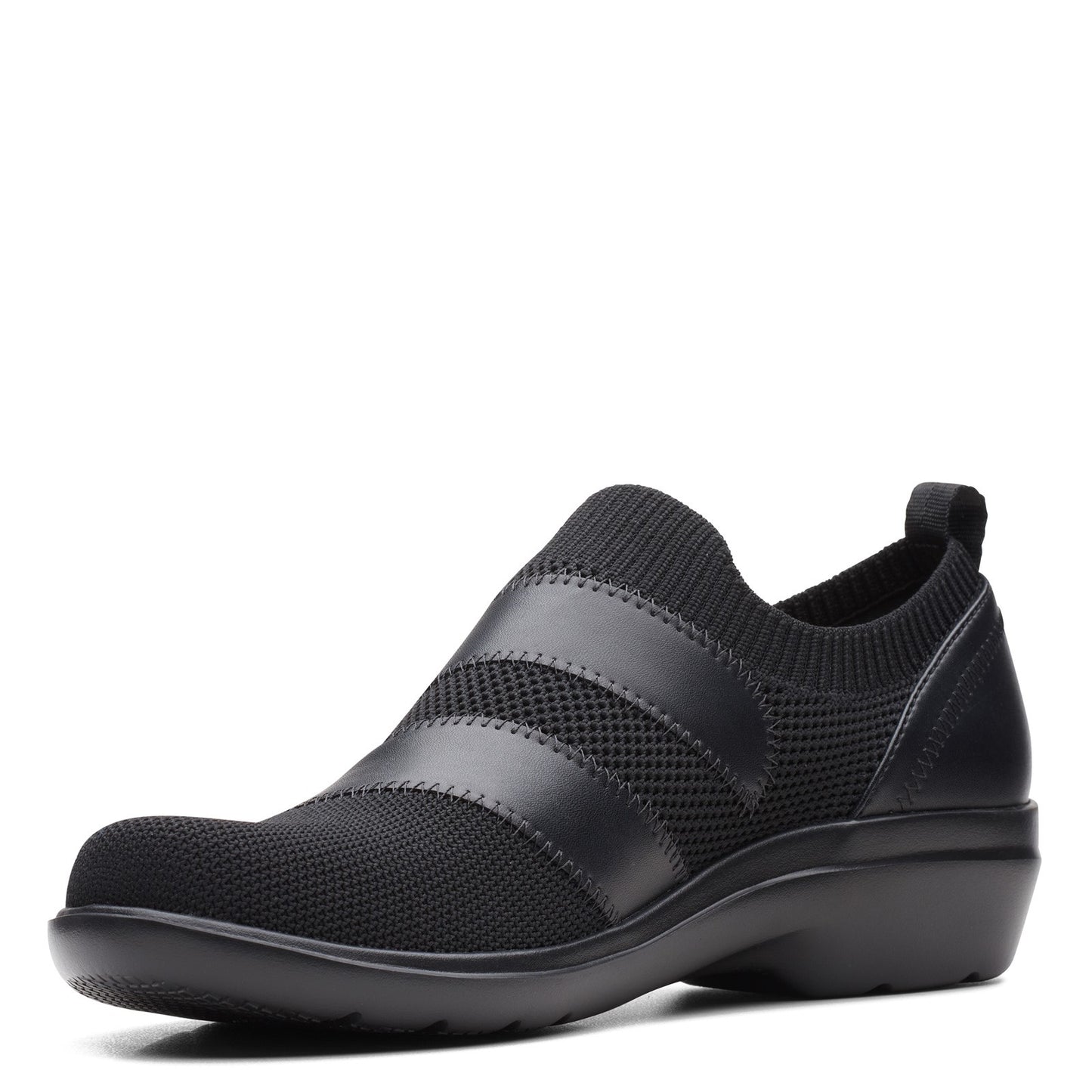 Peltz Shoes  Women's Clarks Sashlyn Edge Slip-On BLACK 26163200