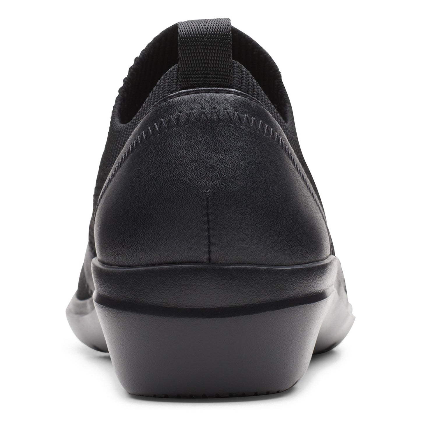 Peltz Shoes  Women's Clarks Sashlyn Edge Slip-On BLACK 26163200