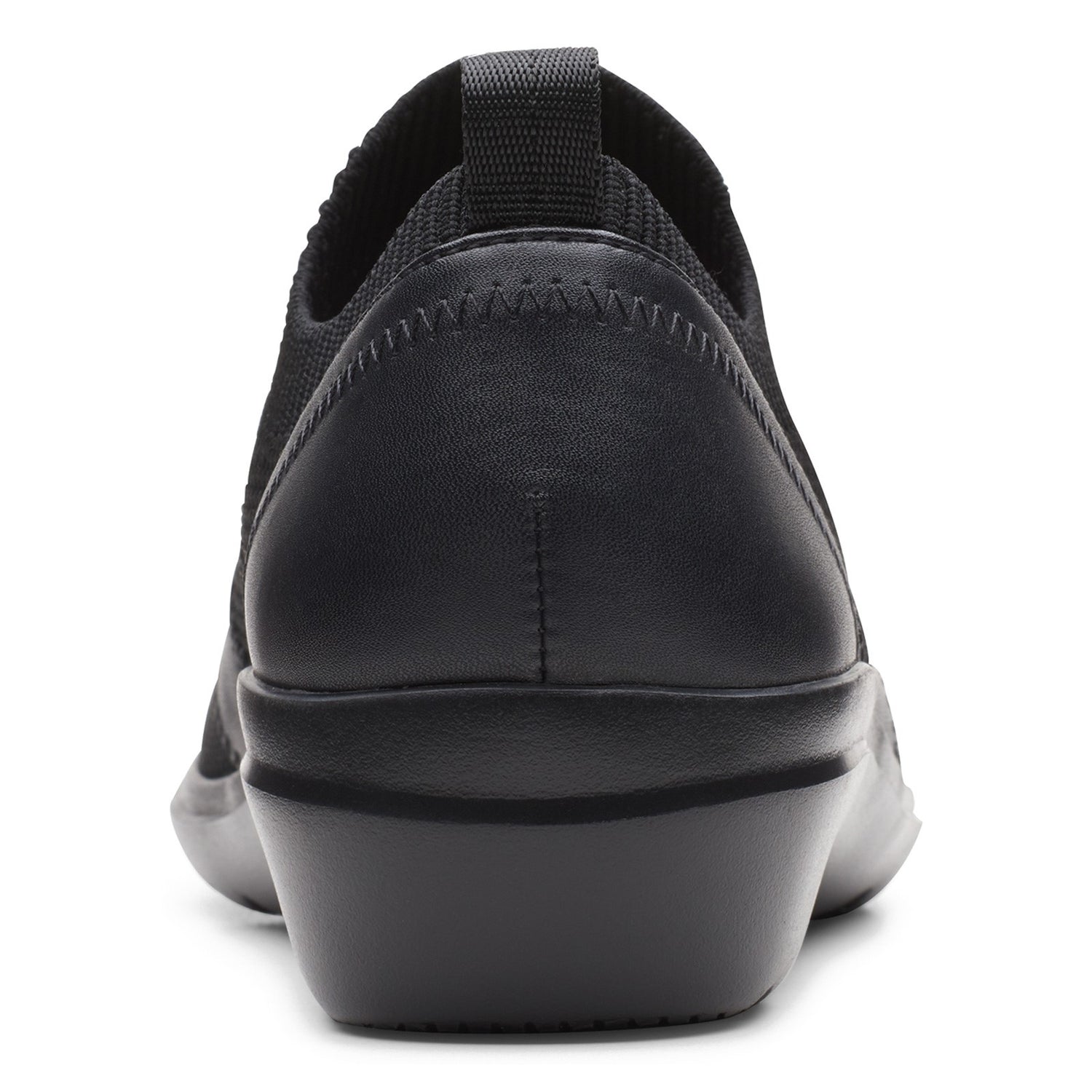 Peltz Shoes  Women's Clarks Sashlyn Edge Slip-On BLACK 26163200