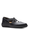 Peltz Shoes  Women's Clarks Kayleigh Cove Slip-On BLACK 26164493