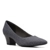 Peltz Shoes  Women's Clarks Teresa Step Pump BLACK DESIGN 26167844