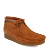 Peltz Shoes  Men's Clarks Shacre Boot Tan Suede 26168735