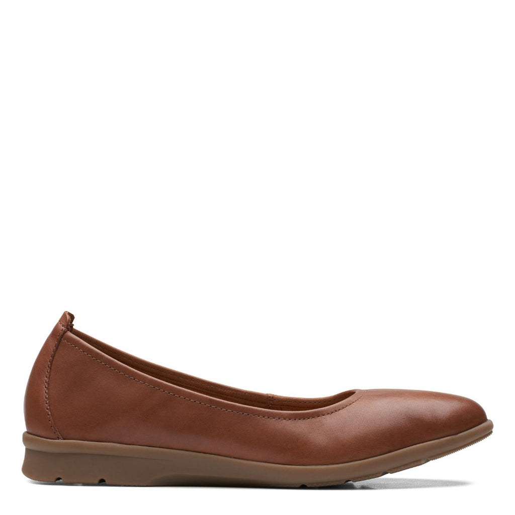 Women's Clarks Jenette Ease Flat TAN SOLID 26169483