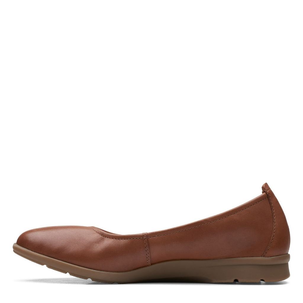 Women's Clarks Jenette Ease Flat TAN SOLID 26169483