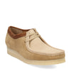 Peltz Shoes  Men's Clarks Wallabee 2 Chukka Boot Sandstone Combi 26170538