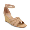 Peltz Shoes  Women's Clarks Kyarra Joy Sandal Beige 26171243