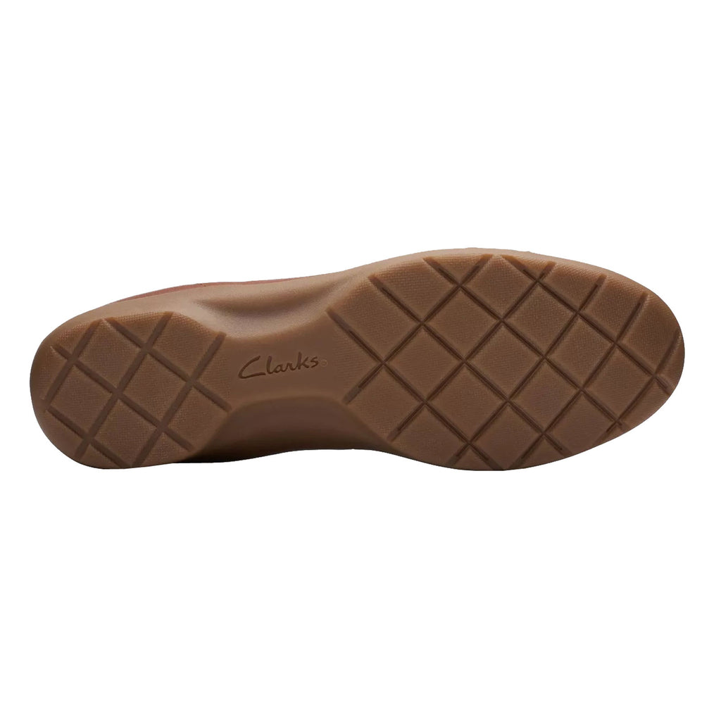 Peltz Shoes  Women's Clarks Meadow Rae Slip-On TAN 26174366