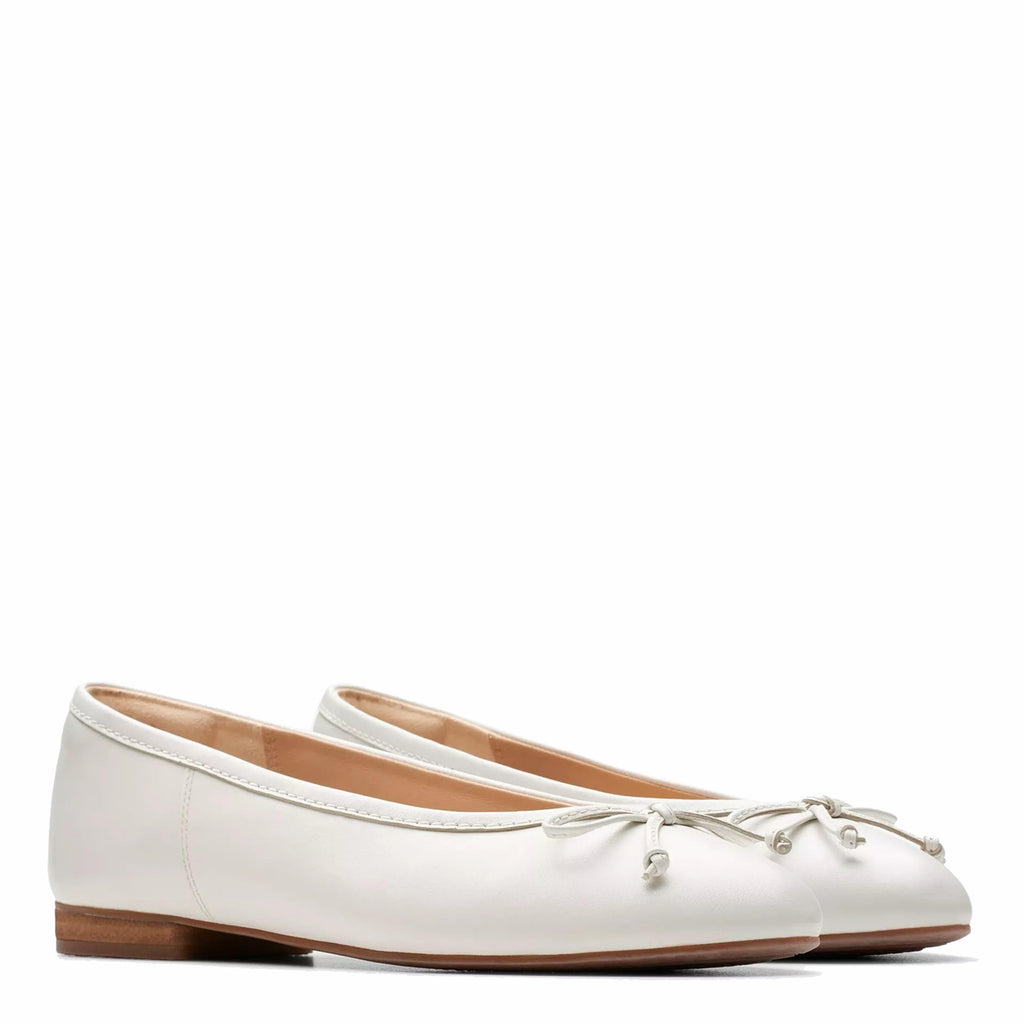 Women's Clarks Fawna Lily Flat WHITE 26176378