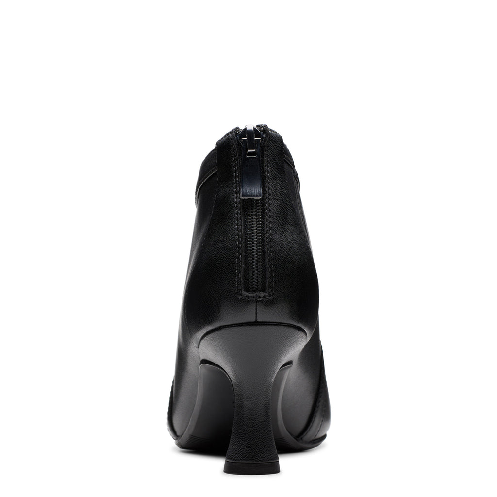 Women's Clarks Kataleyna Sol Shootie BLACK LEATHER 26180023