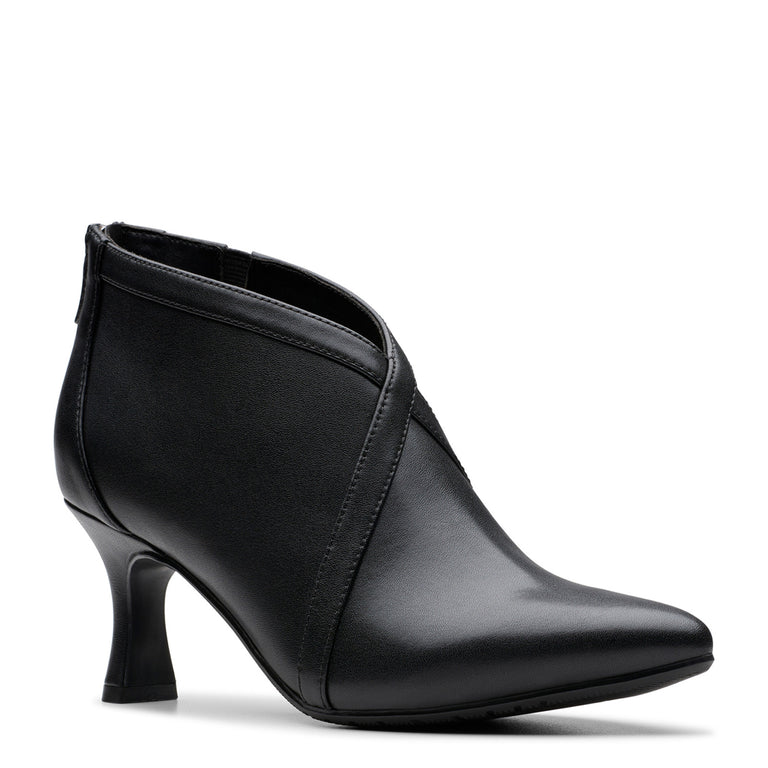 Women's Clarks, Kataleyna Sol Shootie — Peltz Shoes