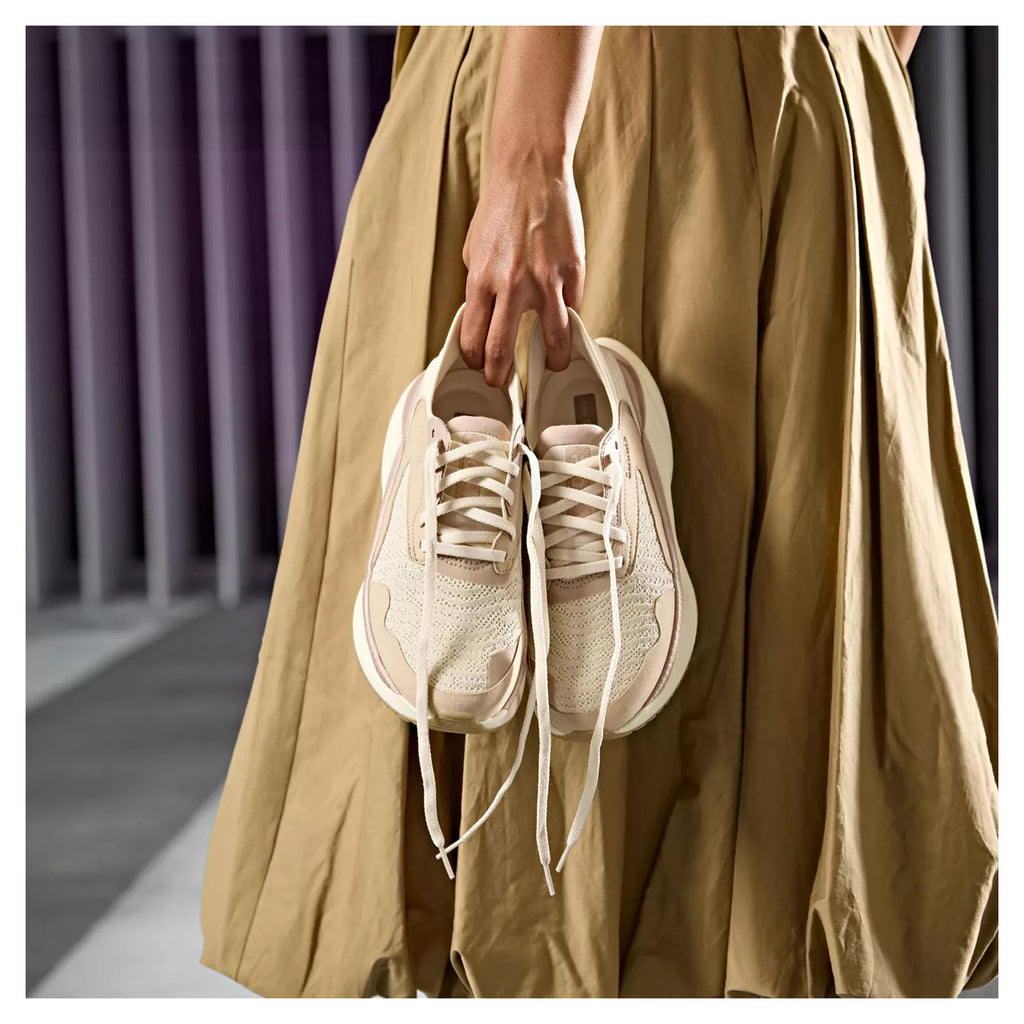 Women's Clarks, Clarks Pace Walking Shoe